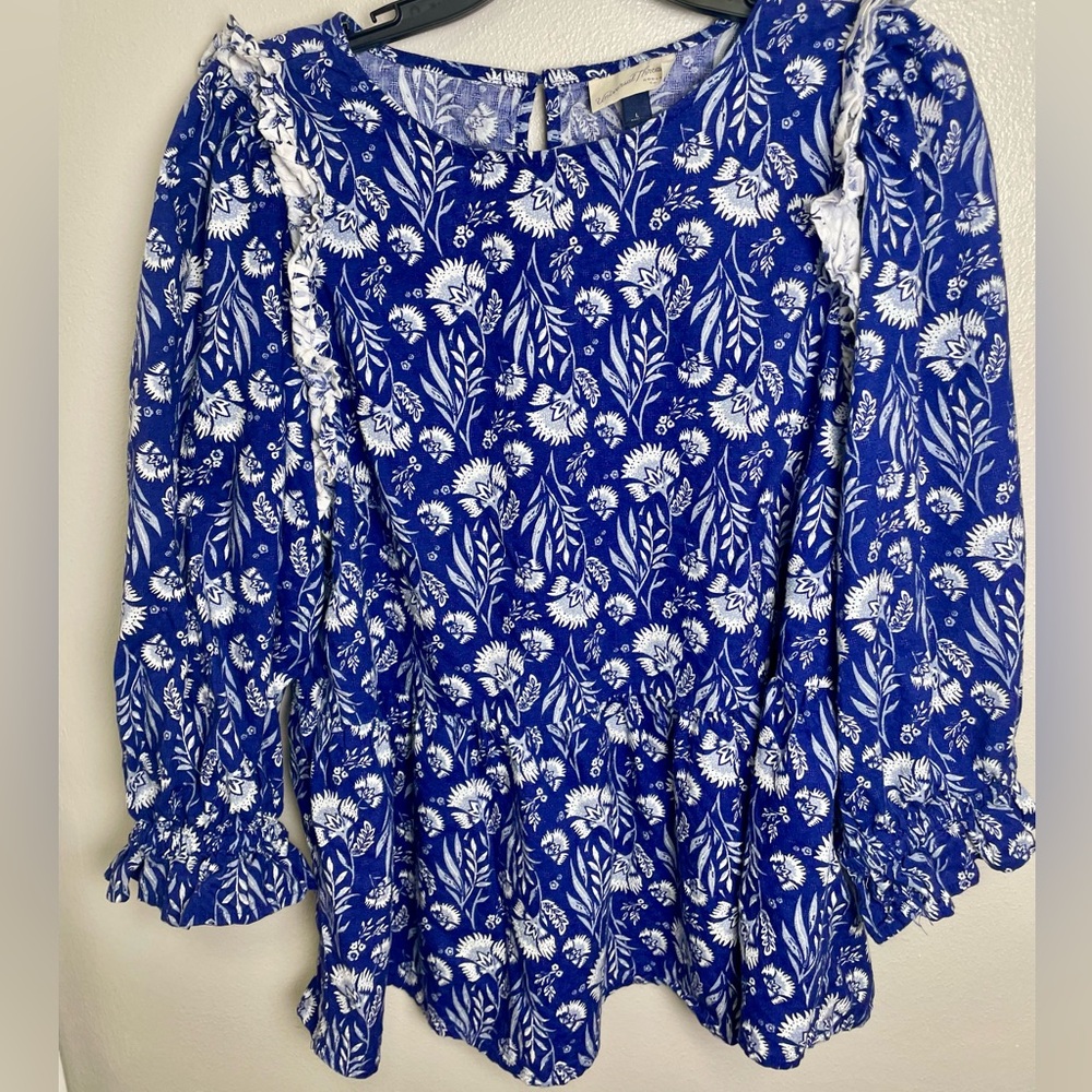 Universal Thread Blue and White Floral Flowy Peplum Blouse